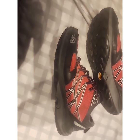 The North Face Red/Black Sneakers Size 11 Running Shoes Men's - Picture 5 of 14